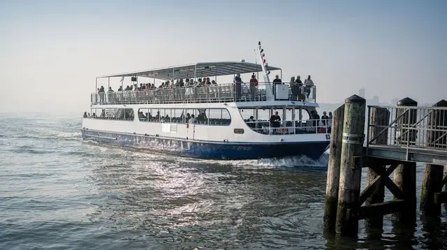 Circle Line Full Island Cruise: The Complete Manhattan Boat Tour